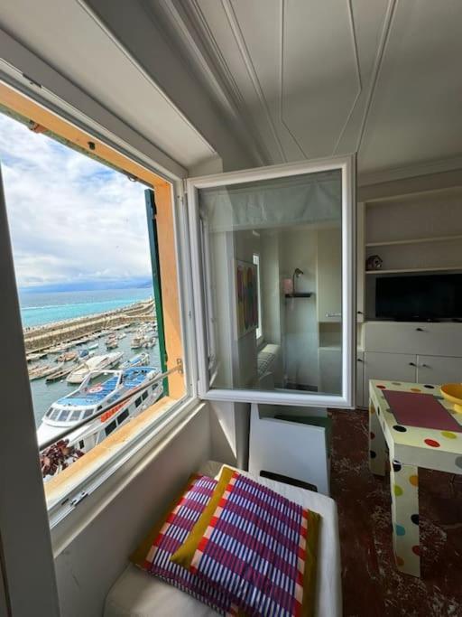 Attico Sul Porticciolo Antico Di Camogli Apartment Luaran gambar